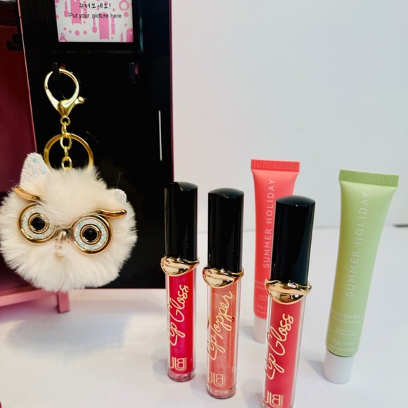 LIP LOCKER ASSORTED LIP PRODUCTS - Picture 3 of 5